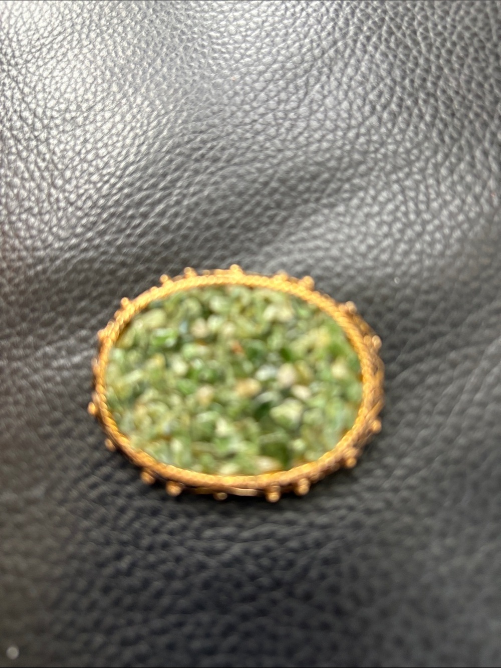 Vintage Gold-Tone Green Aventurine Stone chip Gemstone Brooch Pendant - Picture 3 of 6